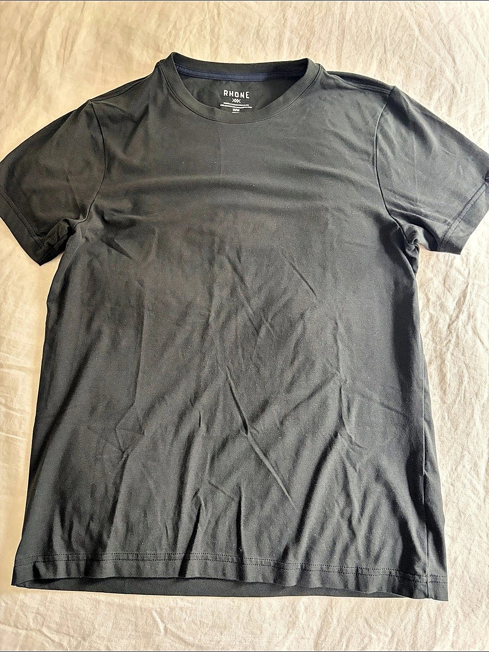 RHONE Reign Short Sleeve Tee Short Sleeve Tee in Black Size Medium Like New